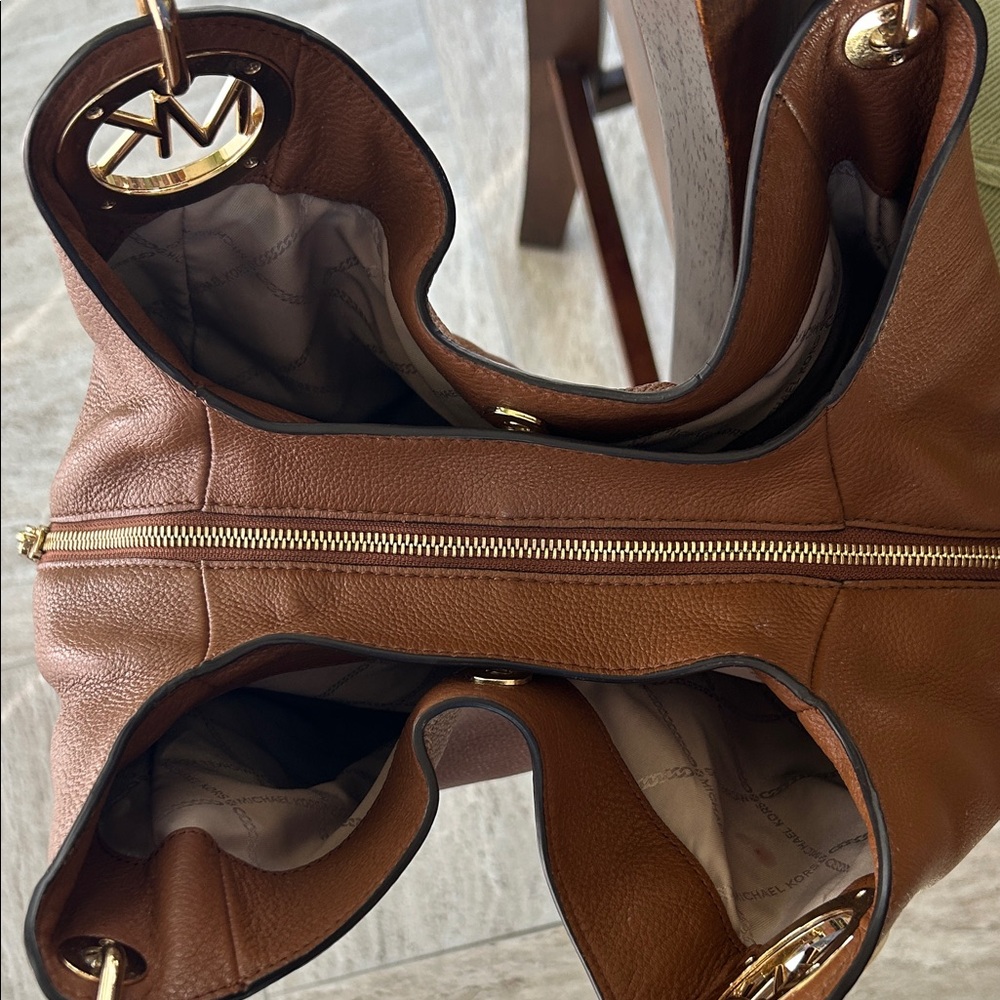 Michael Kors Cognac Brown Pebbled Leather Shoulder Bag with Gold Chain Accents - Picture 2 of 4
